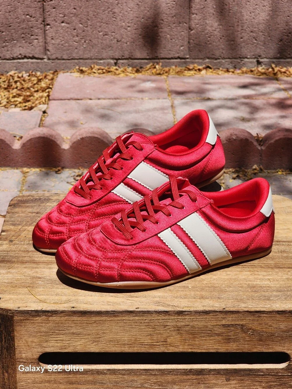 Madden Girl Women's Posh Quilted Red/Off White Lace-Up Sneakers Size 8